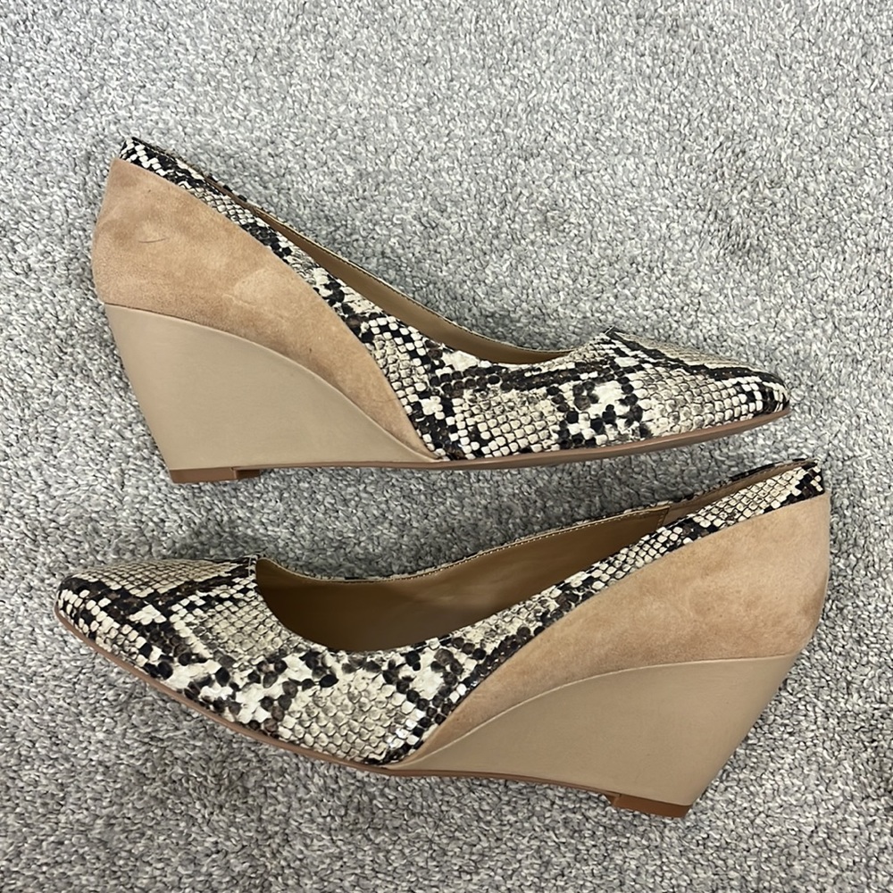 Beige Snake-Print Wedge Pumps - Picture 4 of 11